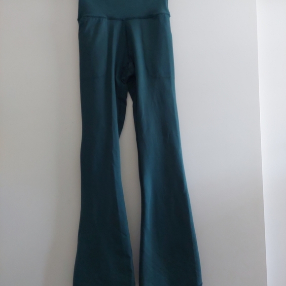 Offline By Aerie The Hugger Pocket Bootcut Leggings Deep Forest Green XS - Picture 4 of 9